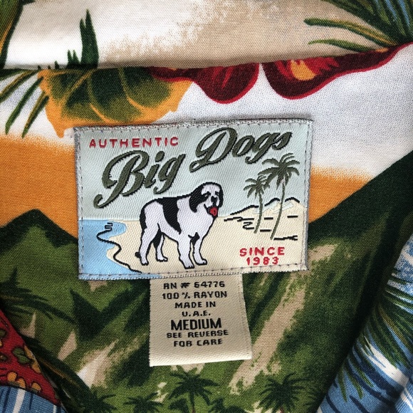 Big Dogs medium Hawaiian shirt.  Dogs on vacation - Picture 3 of 14